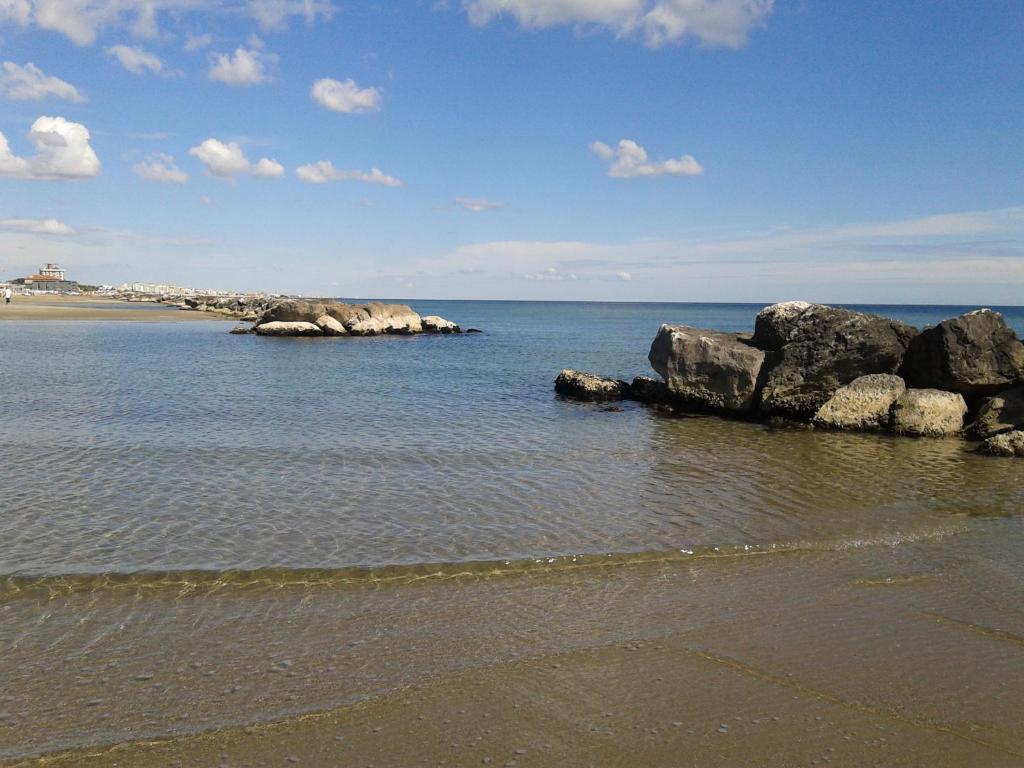 Hotel Aquila D'Oro Misano Adriatico Esterno foto