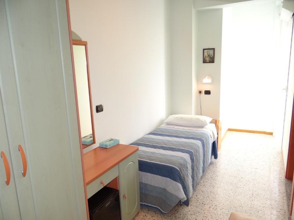 Hotel Aquila D'Oro Misano Adriatico Camera foto